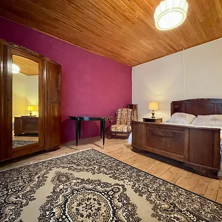 Familial Paisible, Proche Gorges De La Loire, Avec Cour Fermee, 3 Chambres, Equipements Bebe - Fr-1-582-116 *